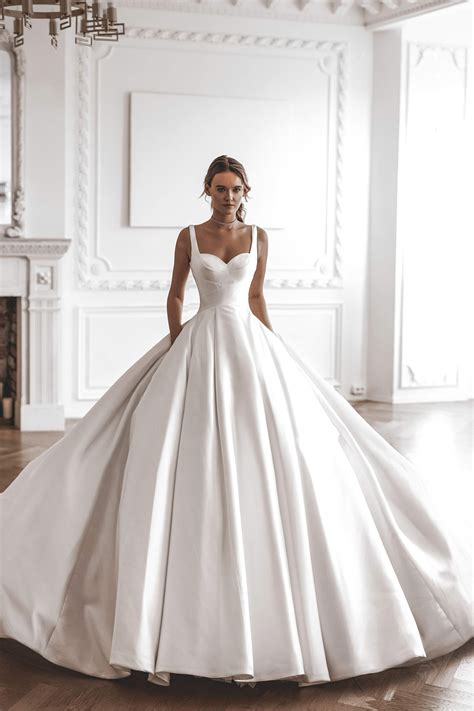 Classic Elegance - Wedding Dresses Lace Ballgown